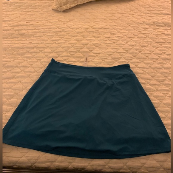 XL 24/7 Soma Skirt with built in shorts and pockets NWT - Picture 2 of 10
